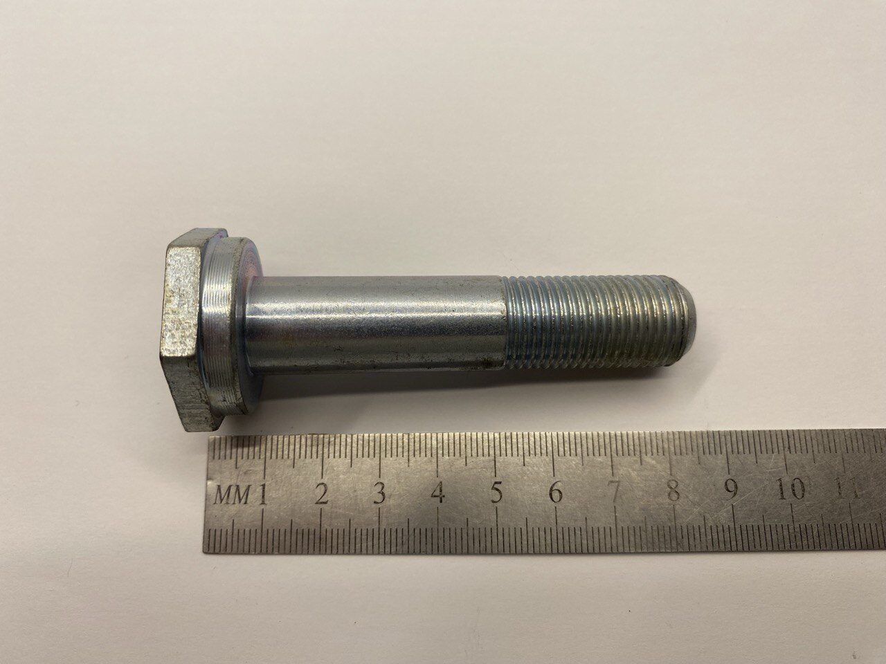 Болт СЗ-1370.01.06.100 СБ FeatAgro на прикатывающее колесо